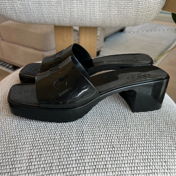 Gucci Platform Rubber Slide Sandals in Black - Picture 5 of 10